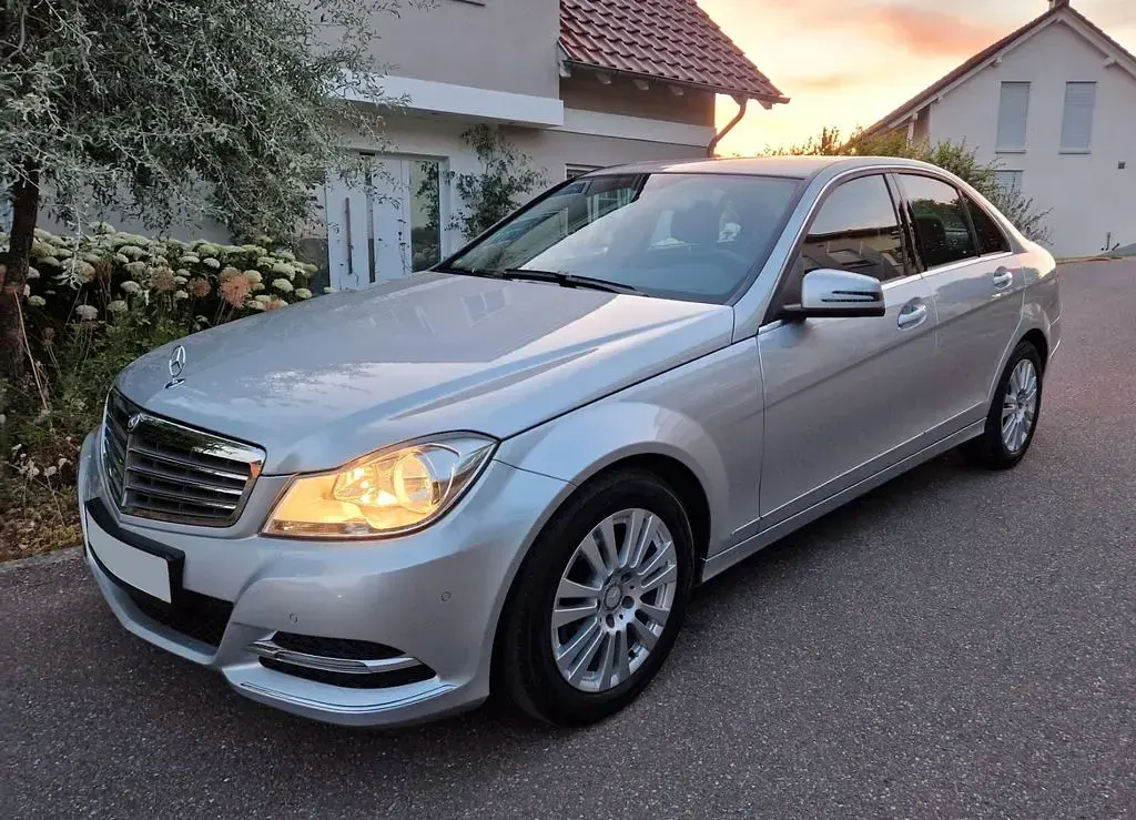 Gebraucht Mercedes C200 Elegance 136 PS (100 kW) 2013 Silber Limousine