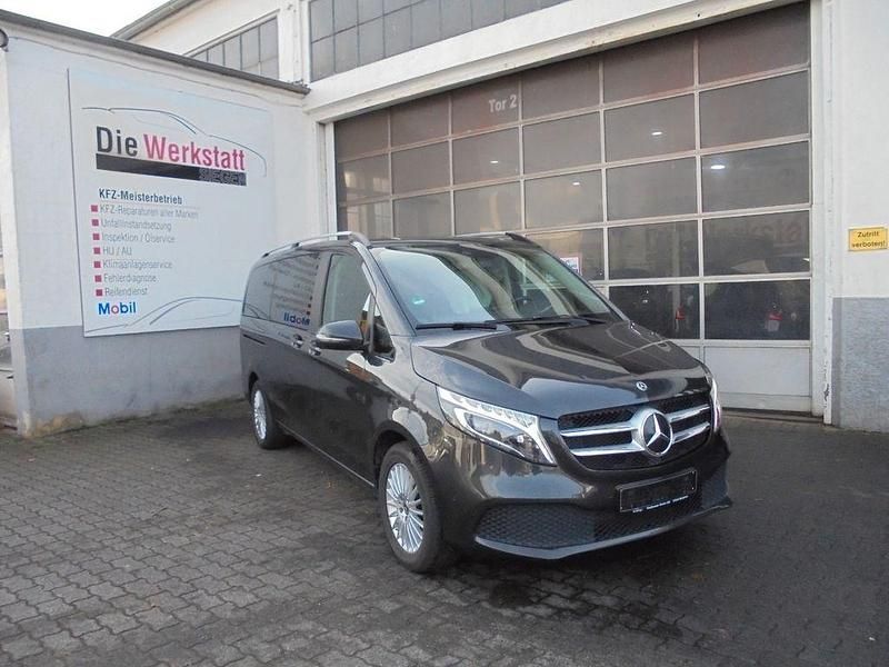 Grau Gebraucht 2020 Mercedes V300 Van / Kleinbus | 38.500 € (Superpreis) - Bild 1/4