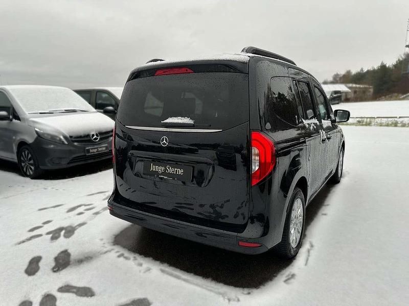 Gebraucht Mercedes T180 Progressive 116 PS (85 kW) 2024 Loparitschwarz Van / Kleinbus