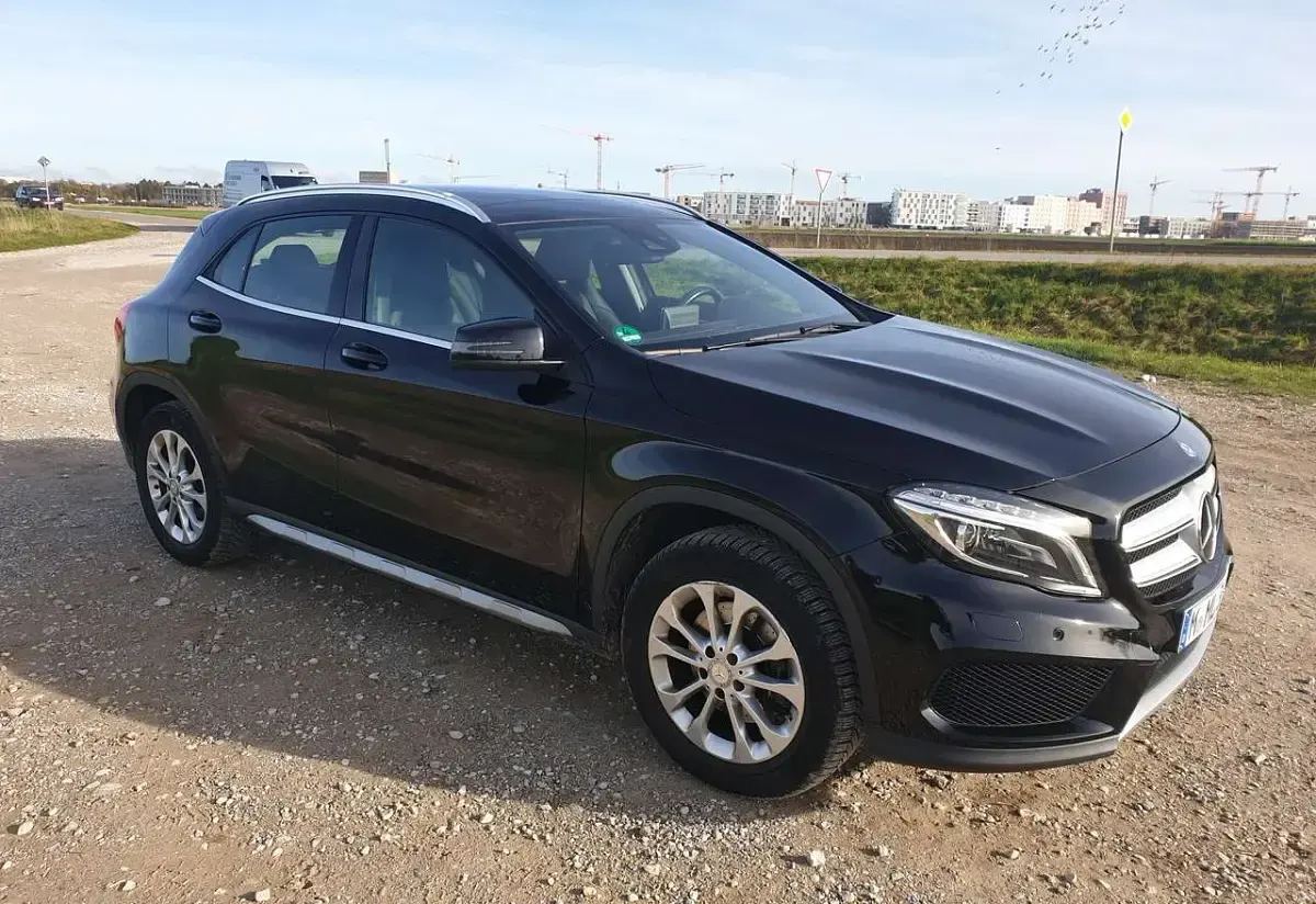 Gebraucht Mercedes GLA250 AMG line 211 PS (155 kW) 2015 SUV