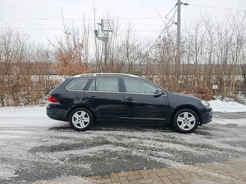 Gebraucht VW Golf VI 105 PS (77 kW) 2010 Schwarz Kleinwagen