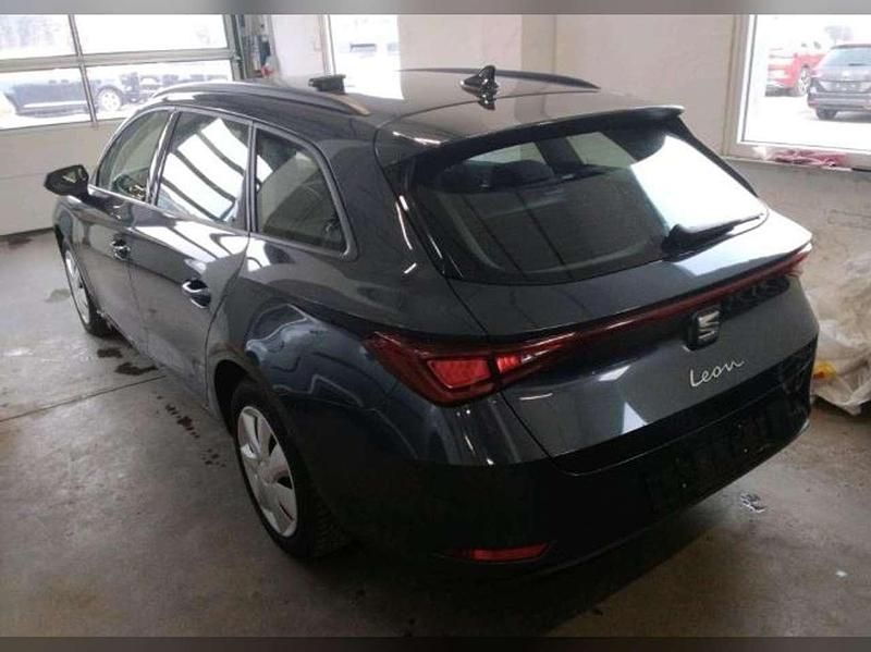 Gebraucht Seat Leon Style 150 PS (110 kW) 2023 Magnetic grau metallic Kombi