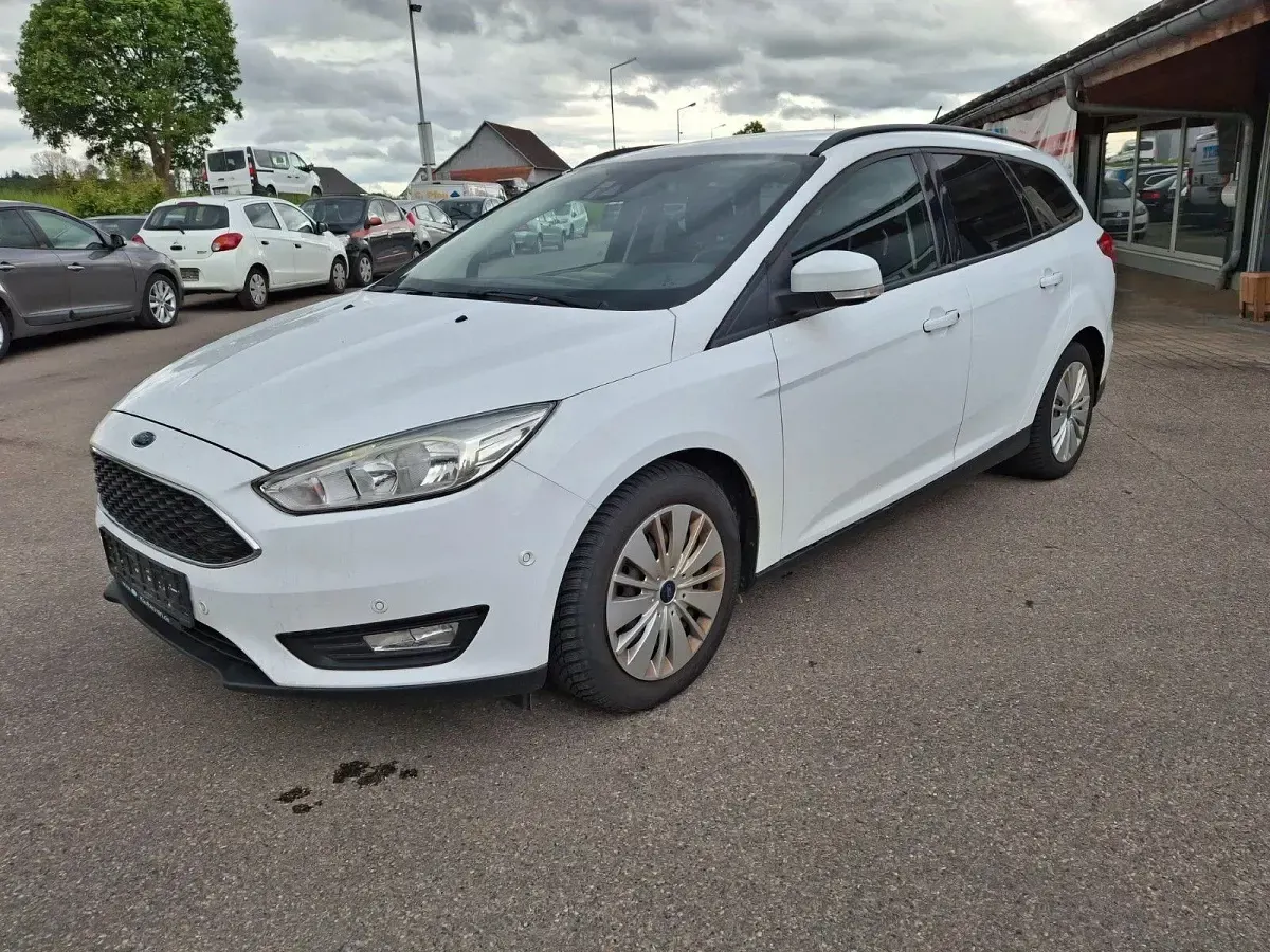 Gebraucht Ford Focus Business Edition 125 PS (91 kW) 2017 Weiß Kombi