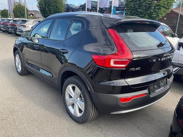 Onyx black metallic onyx black metallic Neu 2025 Volvo XC40 Core SUV | 37.115 € (Superpreis) - Bild 1/1