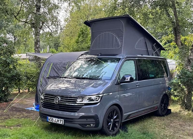 Gebraucht VW California Beach 150 PS (110 kW) 2024 Grau Van