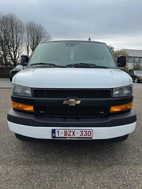 Gebraucht Chevrolet Express 2021 Weiß Van / Kleinbus