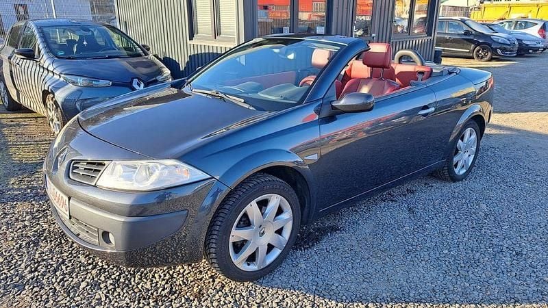 Grau Gebraucht 2007 Renault Mégane Cabriolet Dynamique Cabrio | 5.999 € - Bild 1/4