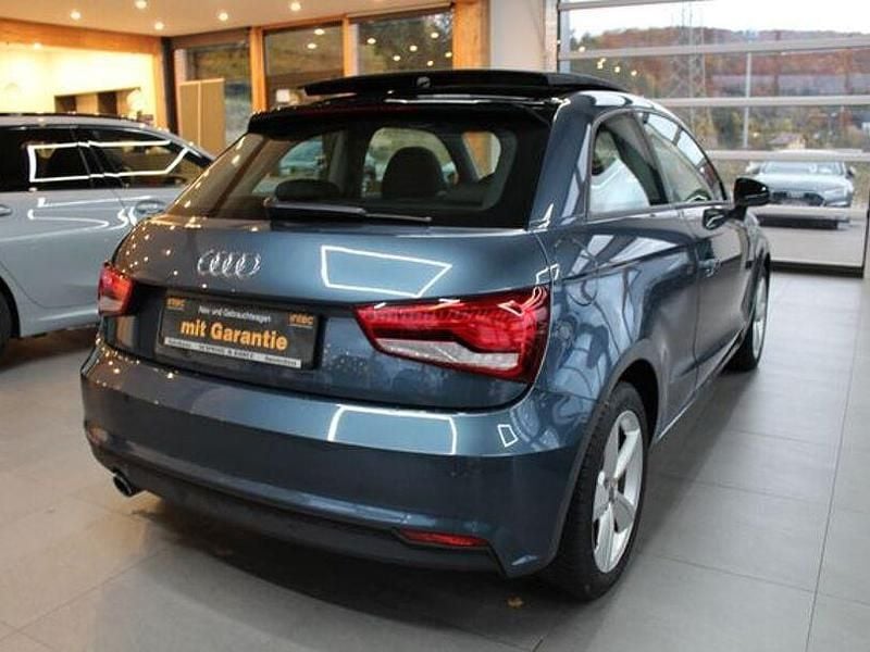 Gebraucht Audi A1 Design 95 PS (69 kW) 2015 Blau Kleinwagen