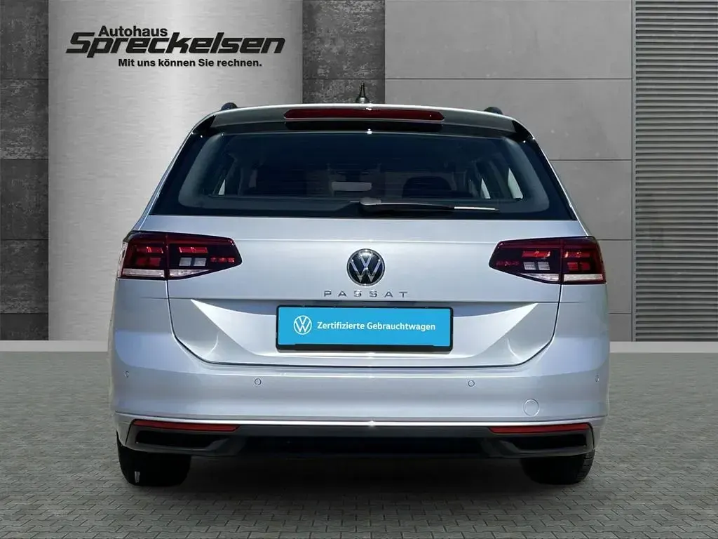 Gebraucht VW Passat Business 150 PS (110 kW) 2023 Silber Kombi