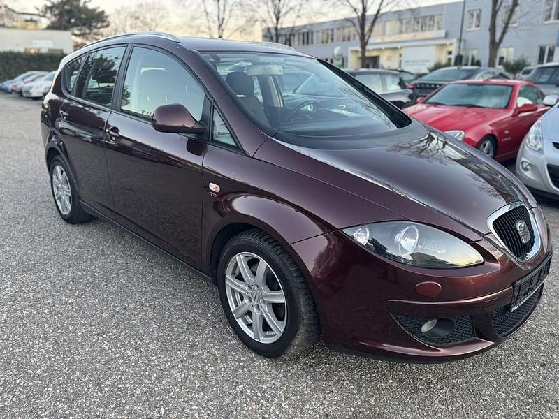 Gebraucht Seat Altea XL Stylance 140 PS (102 kW) 2008 Rot Van / Kleinbus