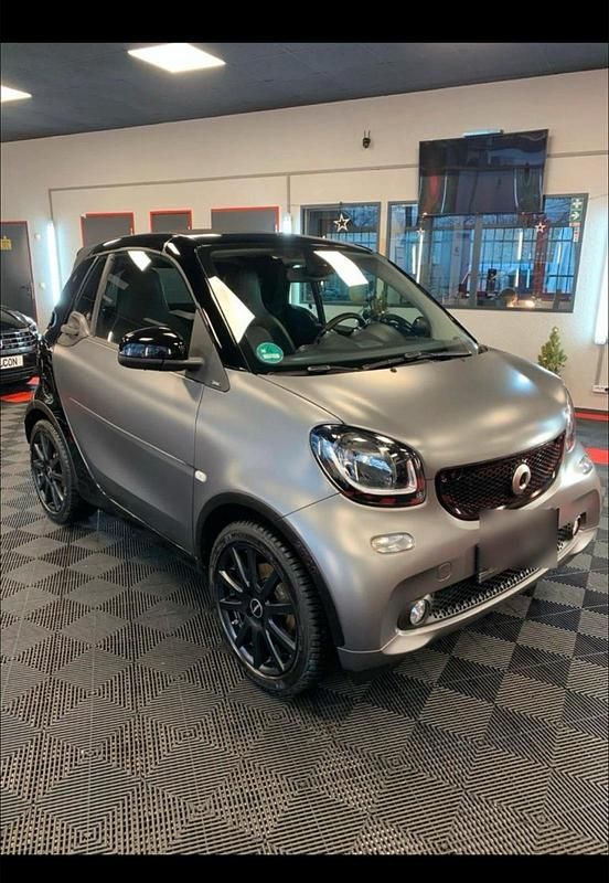 Schwarz Gebraucht 2016 Smart ForTwo Cabrio Prime Cabrio | 14.800 € - Bild 1/4
