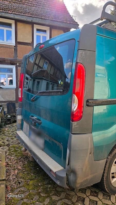 Gebraucht Renault Trafic 117 PS (86 kW) 2009 Grün Van / Kleinbus