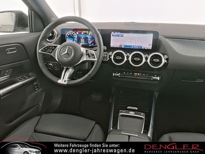 Gebraucht Mercedes GLA180 Advanced 136 PS (100 kW) 2025 Schwarz SUV