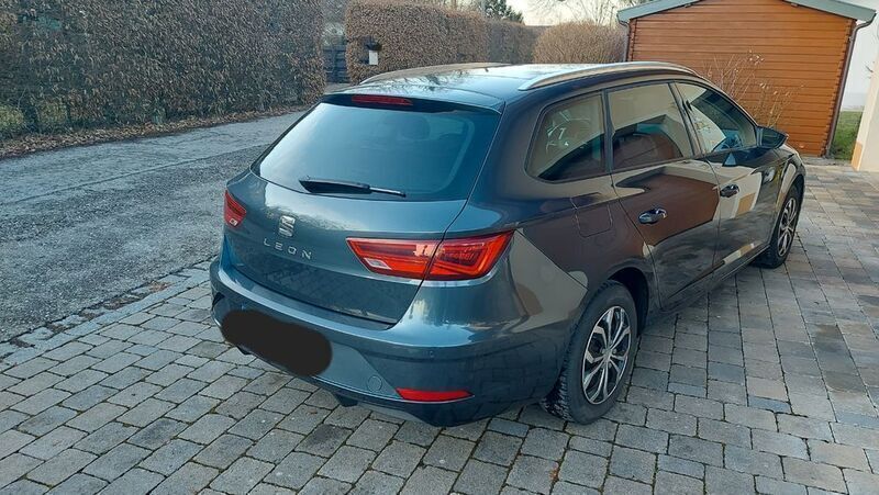 Grau Gebraucht 2019 Seat Leon ST Style Kombi | 13.500 € (Fairer Preis) - Bild 1/4