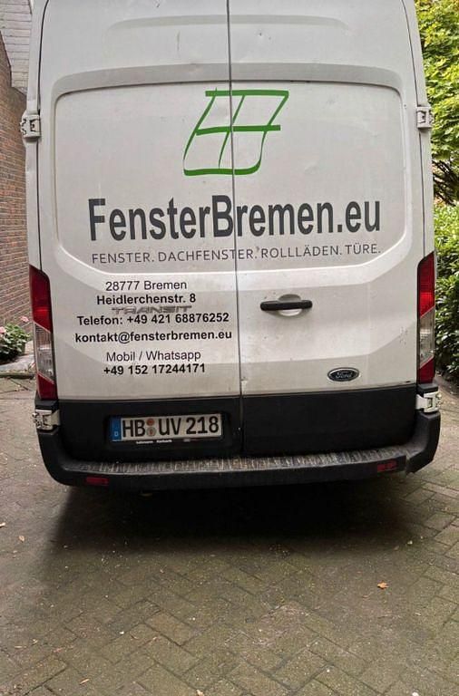 Schwarz Gebraucht 2016 Ford Transit Van / Kleinbus | 9.140 € - Bild 1/4