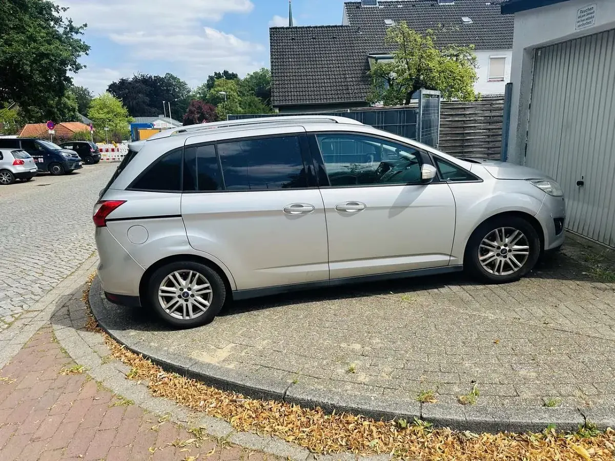 Gebraucht Ford Grand C-Max Trend 116 PS (85 kW) 2012 Van / Kleinbus