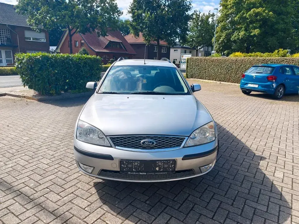Gebraucht Ford Mondeo Ghia 145 PS (106 kW) 2005 Silber Limousine