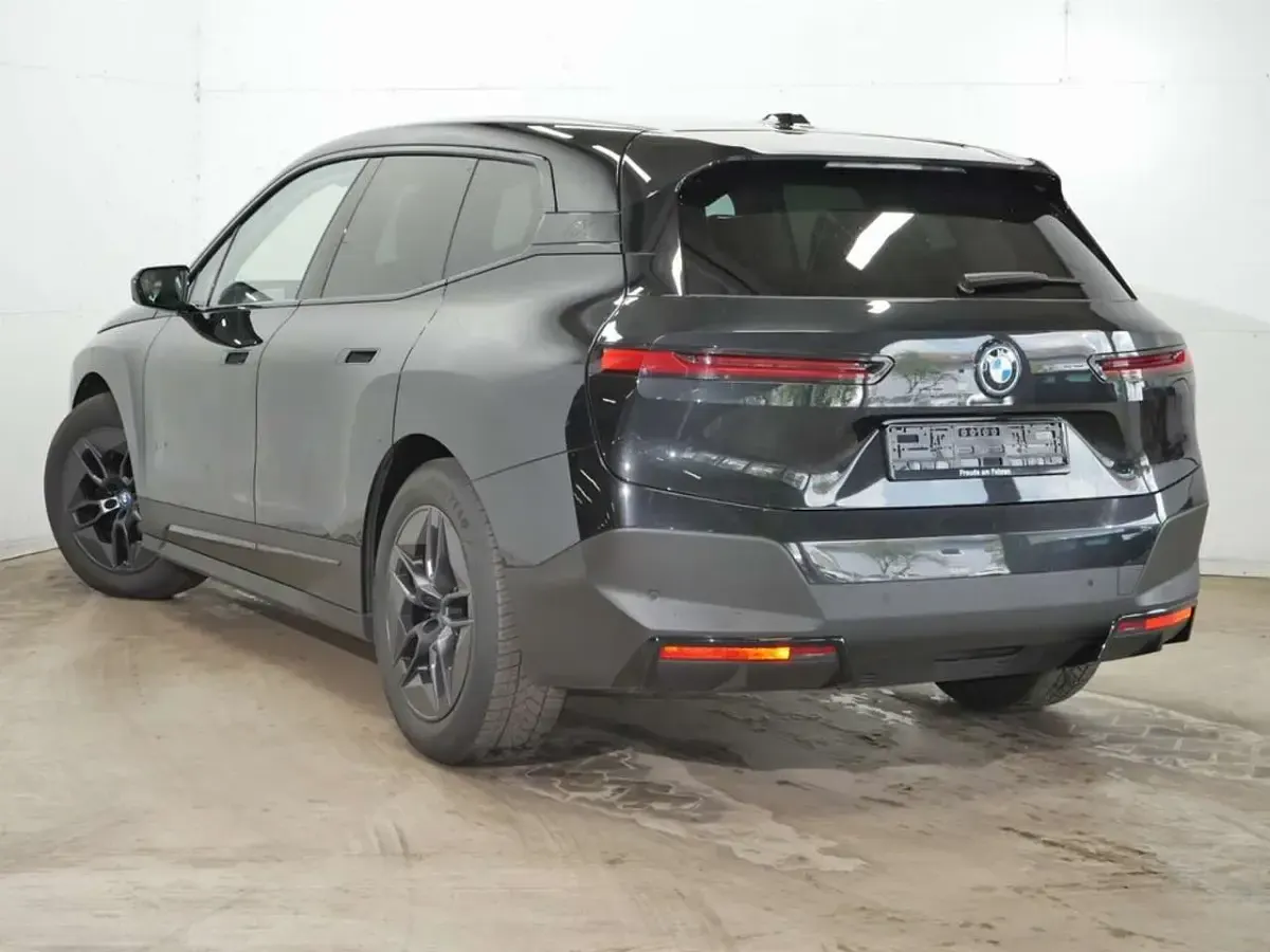 Gebraucht BMW iX 384 kW (523 PS) 2025 Saphirschwarz metallic SUV