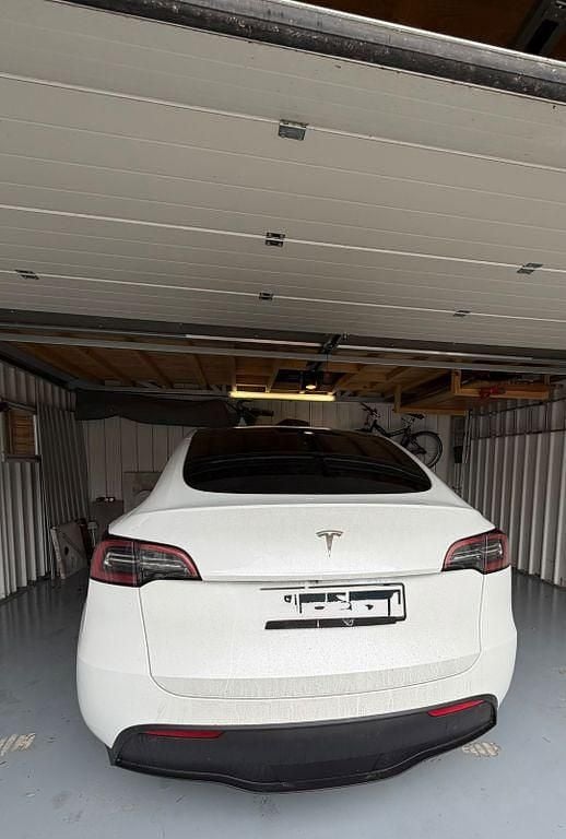 Gebraucht Tesla Model Y RWD 188 kW (256 PS) 2023 Weiß SUV