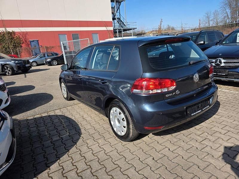 Gebraucht VW Golf VI Comfortline 105 PS (77 kW) 2011 Blau Kleinwagen