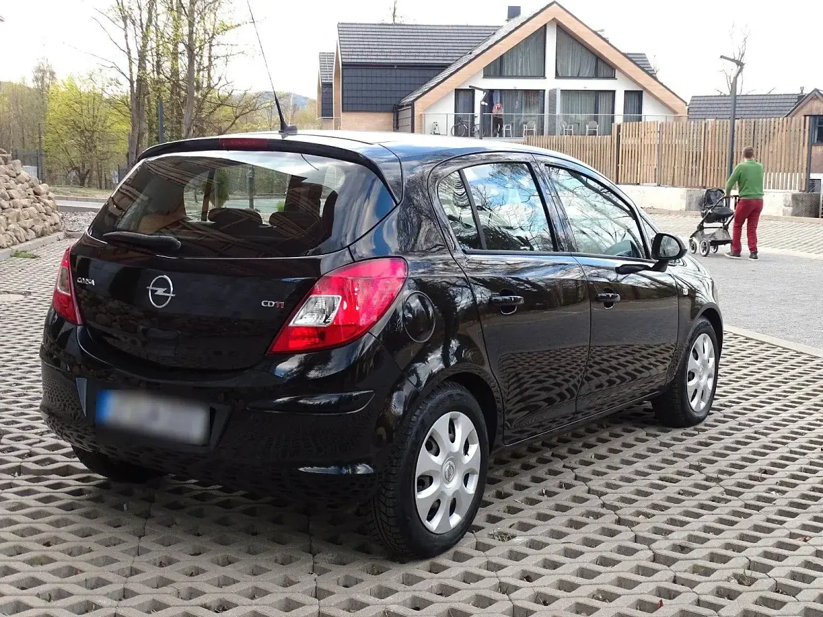 Gebraucht Opel Corsa 90 PS (66 kW) 2008 Schwarz Kleinwagen