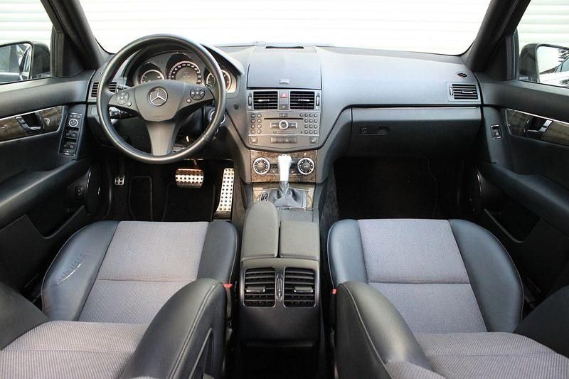 Gebraucht Mercedes C250 Avantgarde 204 PS (150 kW) 2010 Schwarz Limousine
