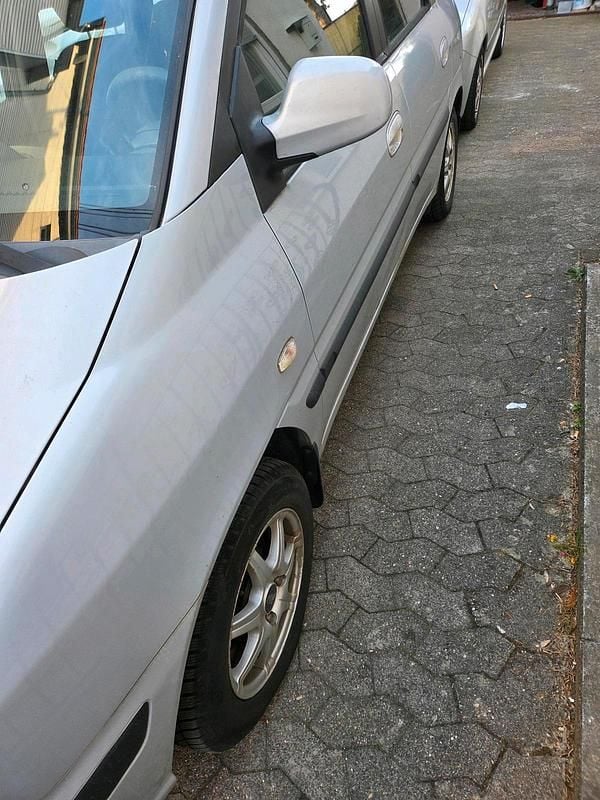 Gebraucht Hyundai Matrix 103 PS (75 kW) 2005 Silber Van / Kleinbus