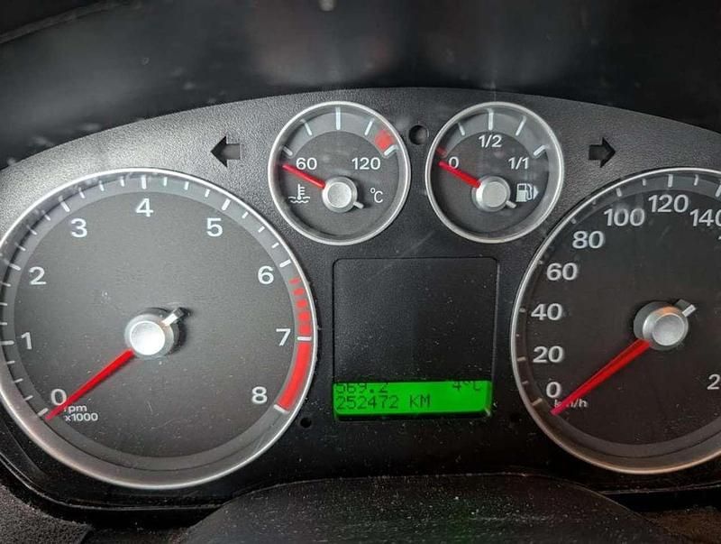 Gebraucht Ford Focus Titanium 101 PS (74 kW) 2006 Silber Kombi