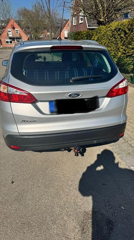 Gebraucht Ford Focus Champions Edition 116 PS (85 kW) 2012 Silber Kombi