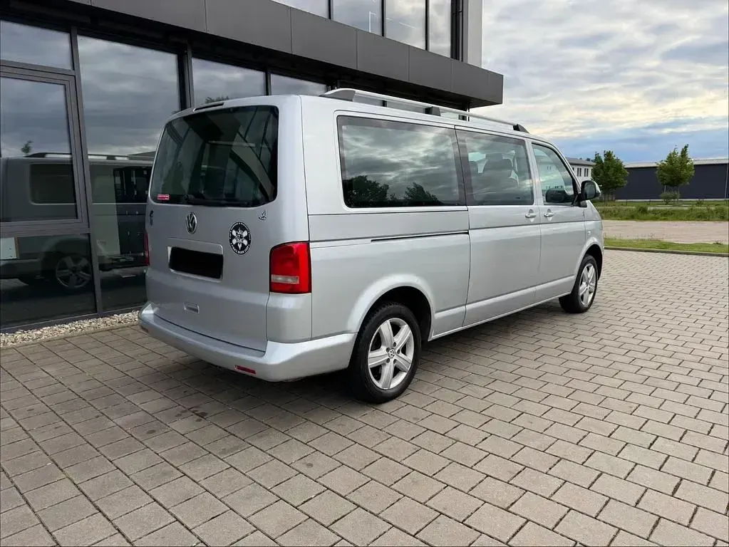 Używany VW Caravelle 179 KM (131 kW) 2010 Srebrny Van