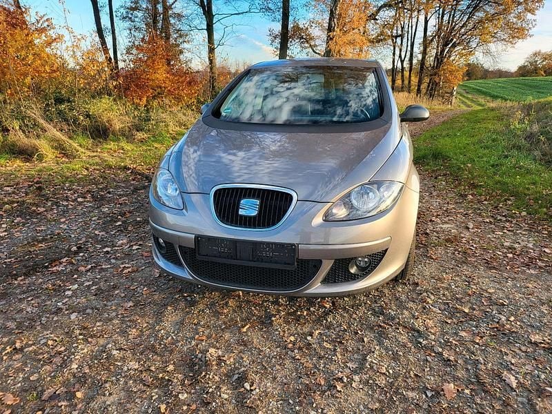 Grau Gebraucht 2006 Seat Altea Limousine | 1.999 € (Guter Preis) - Bild 1/4