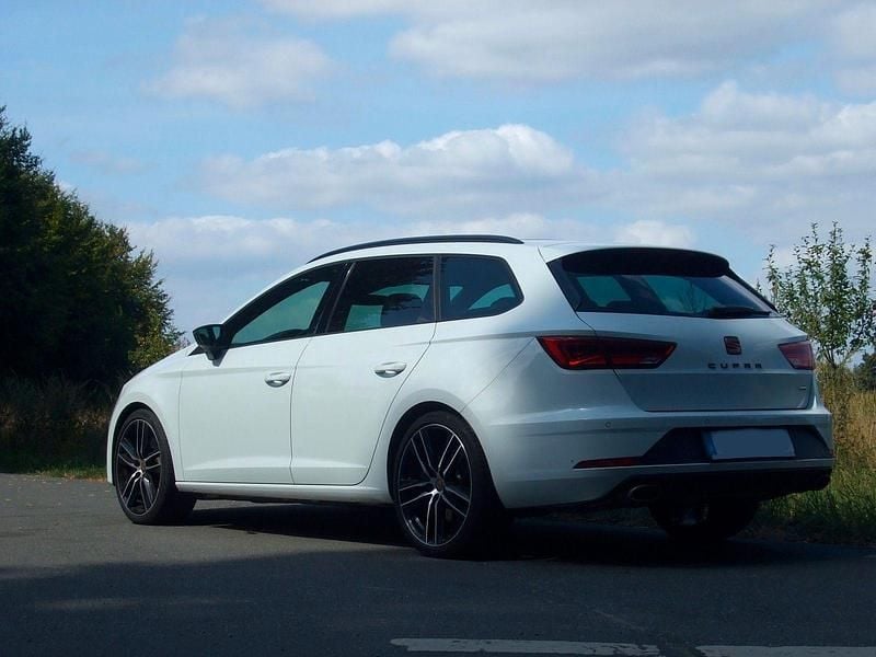 Weiß Gebraucht 2019 Cupra Leon Kombi | 18.500 € (Superpreis) - Bild 1/4