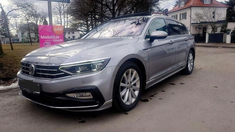 Silber Gebraucht 2020 VW Passat Elegance Kombi | 33.250 € (Etwas zu teuer) - Bild 1/4