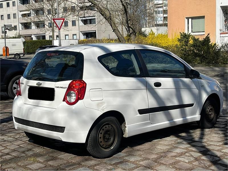 Gebraucht Chevrolet Aveo 2010 Weiß Kleinwagen
