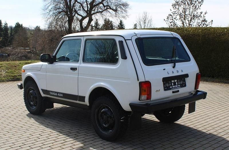 Second-hand Lada niva 83 CP (61 kW) 2018 Alb SUV