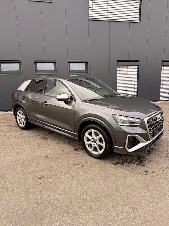Gebraucht Audi SQ2 Sport 300 PS (220 kW) 2024 Grau SUV