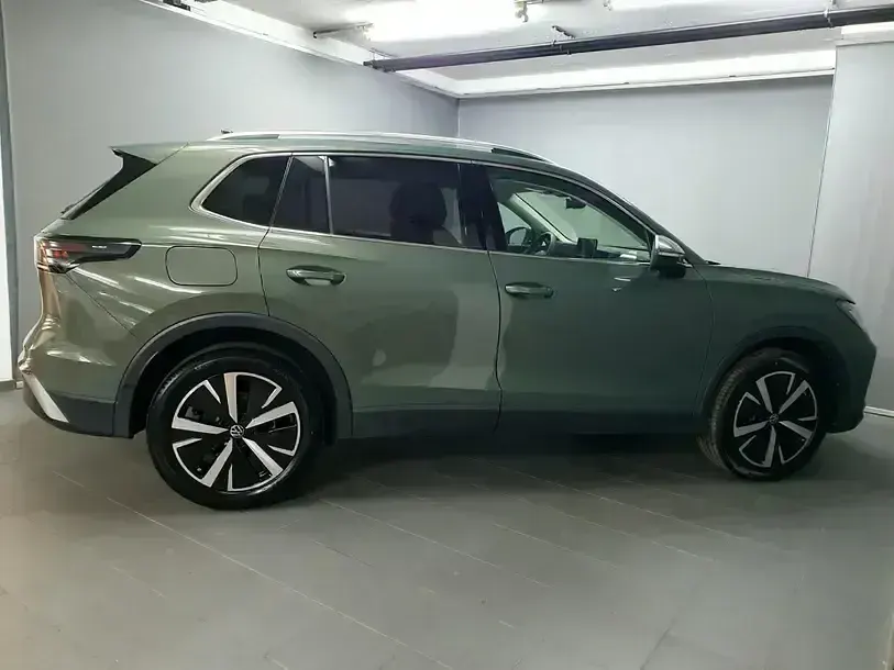 Usata VW Tiguan Elegance 150 CV (110 kW) 2024 Verde SUV