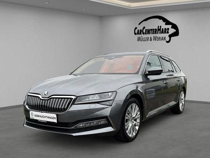 Grau Gebraucht 2022 Skoda Superb Style Kombi | 30.950 € (Teuer) - Bild 1/4