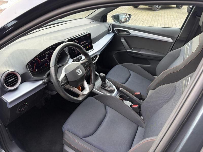 Gebraucht Seat Arona FR 110 PS (80 kW) 2023 Magnetic grau metallic (metallic) SUV