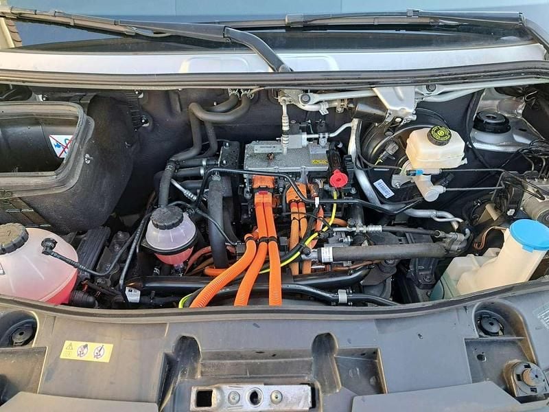 Gebraucht Mercedes Sprinter 85 kW (116 PS) 2022 Lackfarbe iridiumsilber mb Van