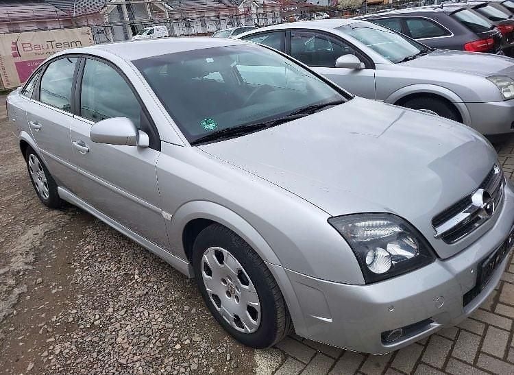 Grau Gebraucht 2002 Opel Vectra GTS Limousine | 3.500 € (Teuer) - Bild 1/4
