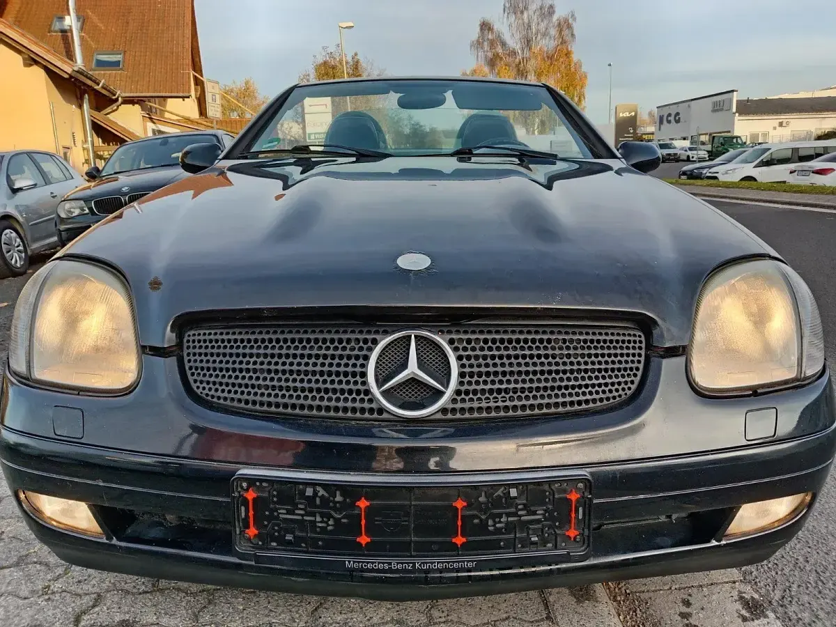 Gebraucht Mercedes SLK230 193 PS (141 kW) 2000 Schwarz Cabrio