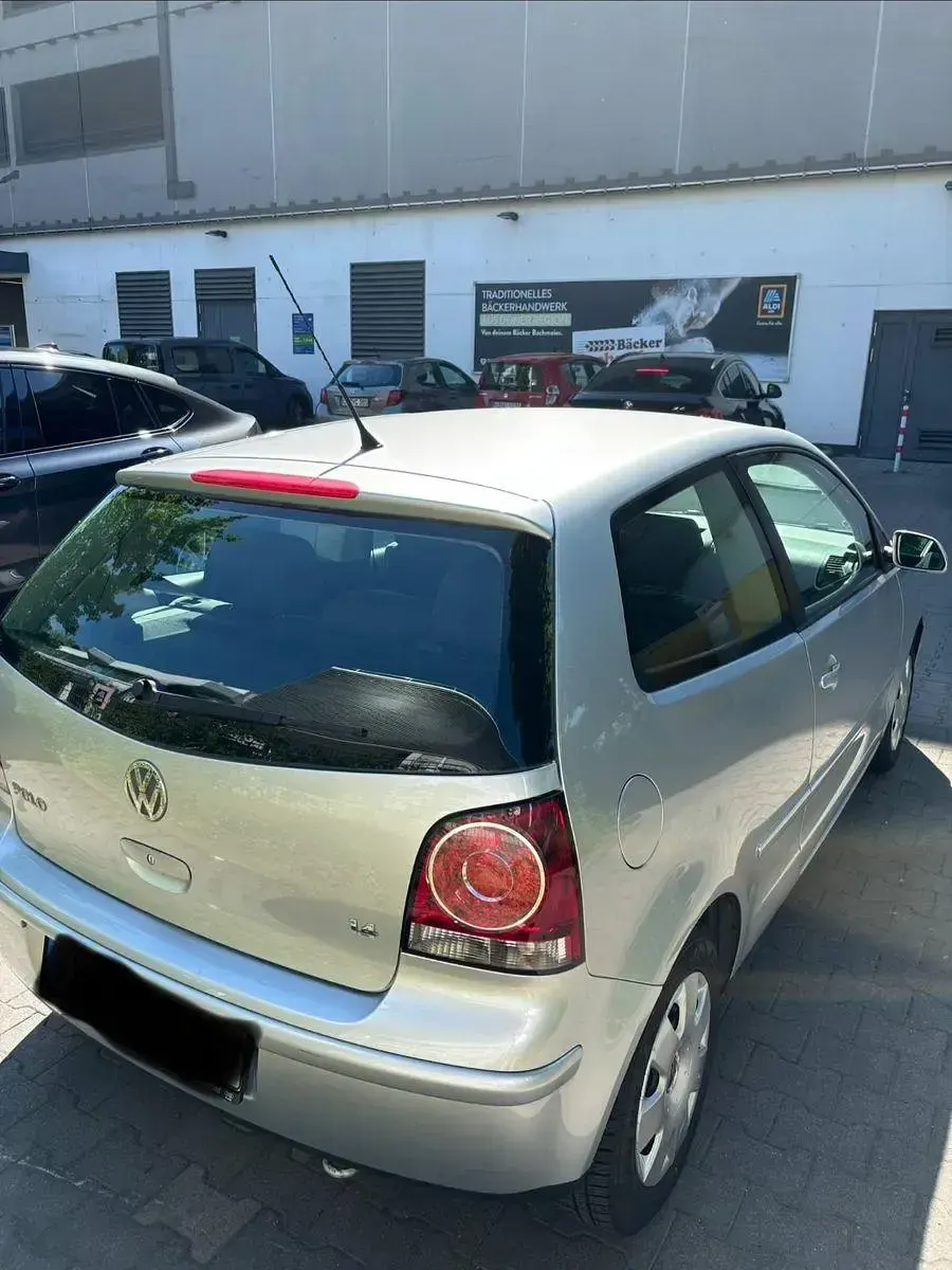 Gebraucht VW Polo Comfortline 75 PS (55 kW) 2005 Silber Kleinwagen