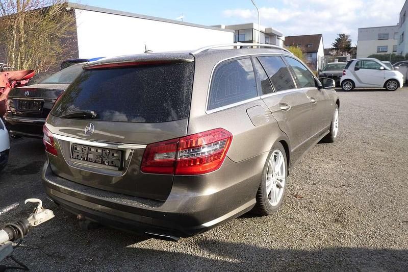 Gebraucht Mercedes E350 231 PS (169 kW) 2009 Indiumgrau  metalliclack Kombi