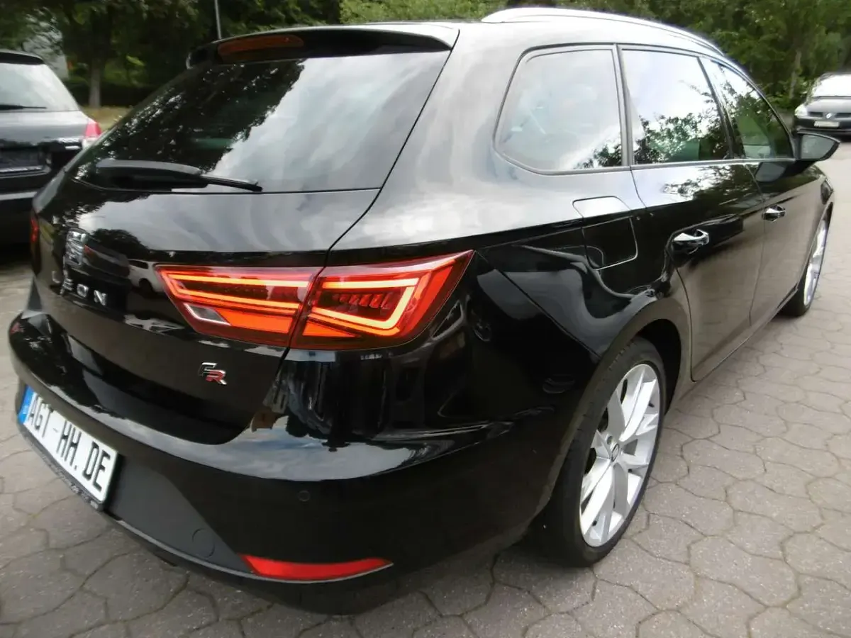 Gebraucht Seat Leon ST Beats 131 PS (96 kW) 2019 Mitternachtsschwarz Kombi