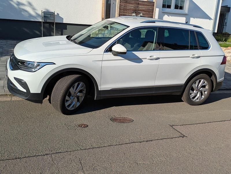 Gebraucht VW Tiguan Move 150 PS (110 kW) 2023 Weiß SUV