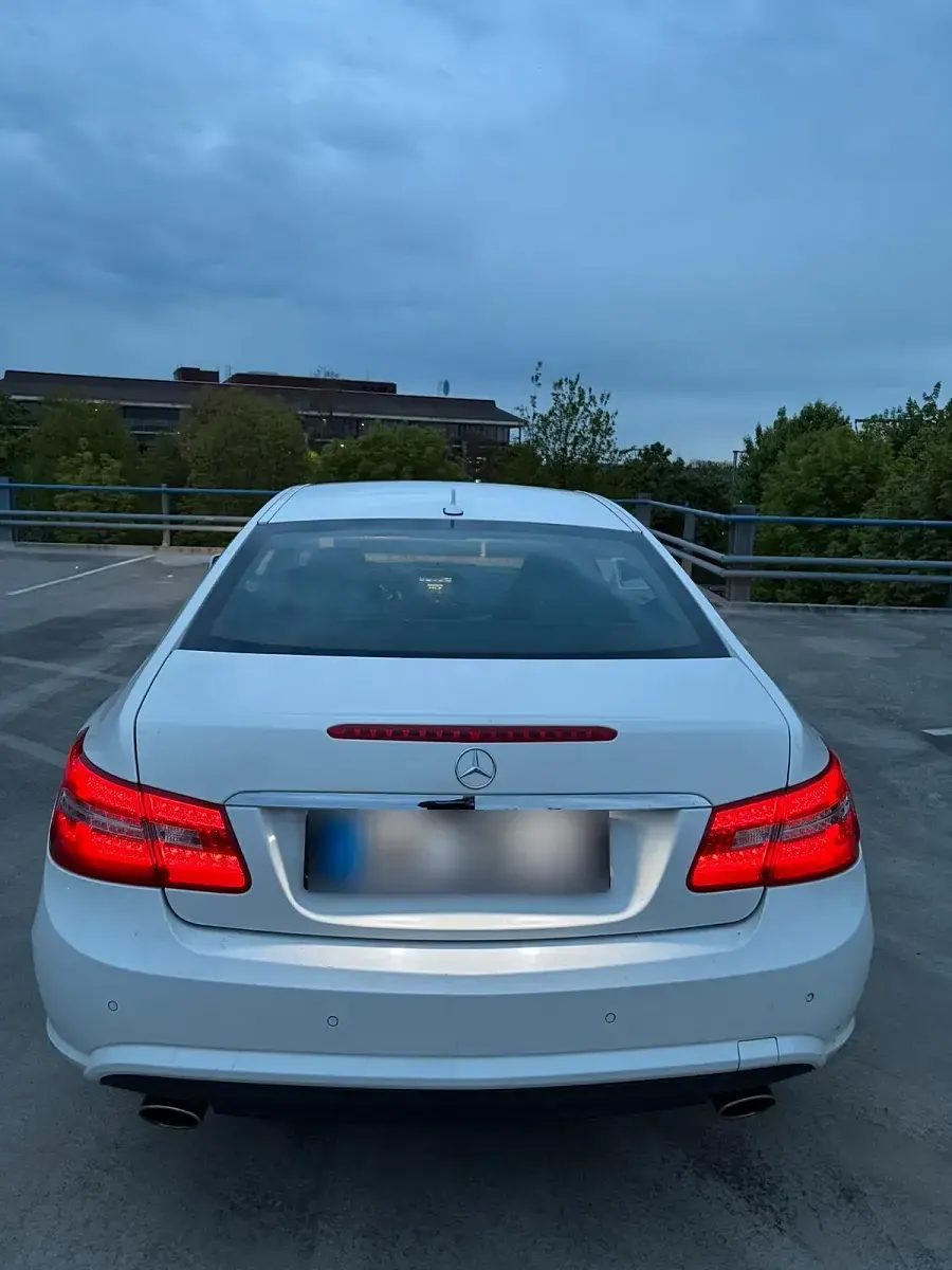 Gebraucht Mercedes E350 231 PS (169 kW) 2011 Coupé