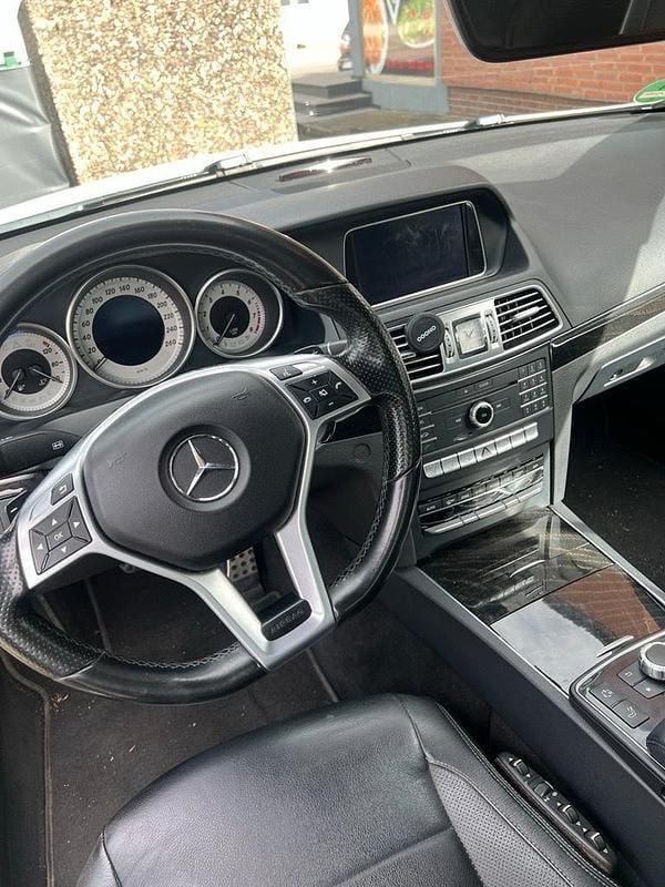 Gebraucht Mercedes E250 211 PS (155 kW) 2015 Schwarz Cabrio