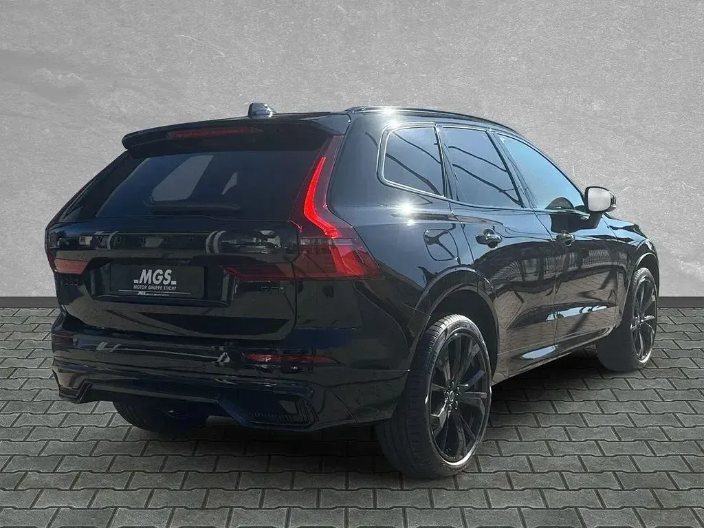 Neu Volvo XC60 Plus 250 PS (183 kW) 2026 Schwarz SUV