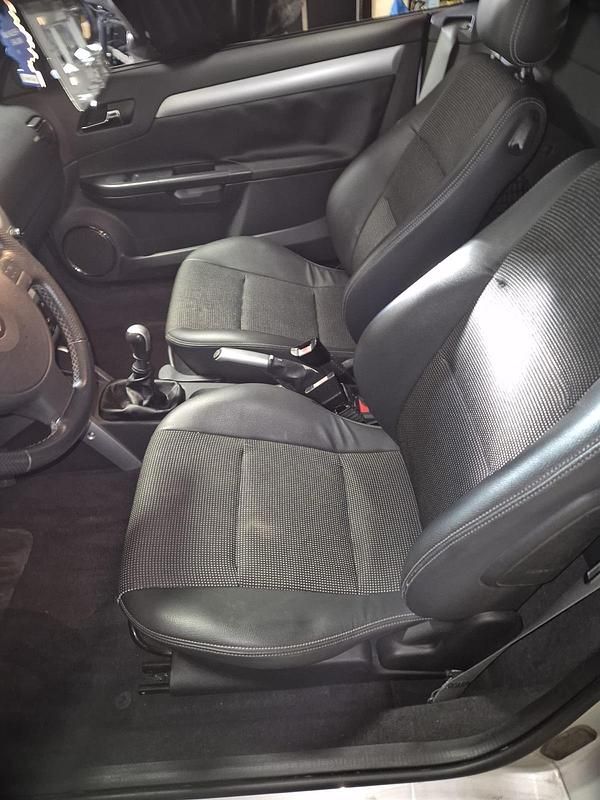 Gebraucht Opel Tigra 95 PS (69 kW) 2006 Silber Cabrio